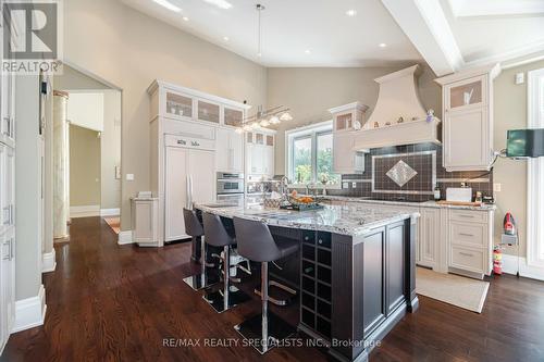 26 Ryckman Lane, Brampton (Toronto Gore Rural Estate), ON - Indoor Photo Showing Kitchen With Upgraded Kitchen