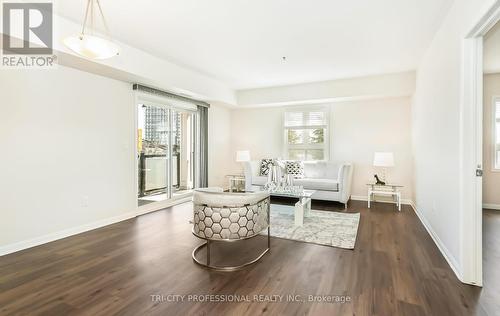 204 - 70 Baycliffe Crescent, Brampton (Northwest Brampton), ON - Indoor Photo Showing Living Room