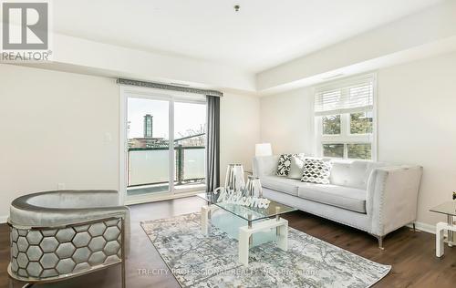 204 - 70 Baycliffe Crescent, Brampton (Northwest Brampton), ON - Indoor Photo Showing Living Room