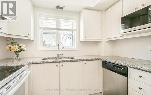 204 - 70 Baycliffe Crescent, Brampton (Northwest Brampton), ON - Indoor Photo Showing Kitchen With Double Sink