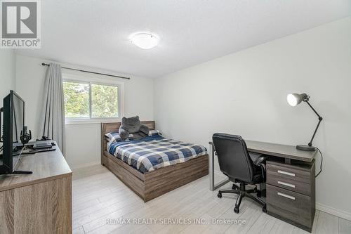 28 - 1675 Upper Gage Avenue, Hamilton, ON - Indoor Photo Showing Bedroom