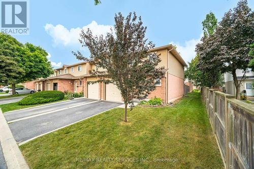 28 - 1675 Upper Gage Avenue, Hamilton, ON - Outdoor