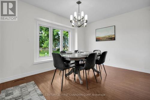 61 South Carriage Road, London, ON - Indoor Photo Showing Dining Room