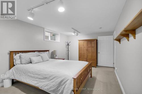 61 South Carriage Road, London, ON - Indoor Photo Showing Bedroom