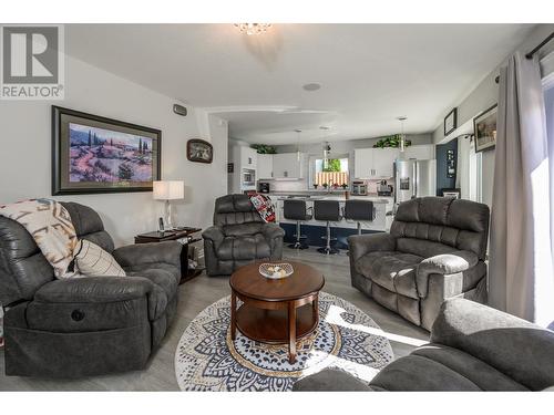 4646 Ryser Court, Prince George, BC - Indoor Photo Showing Living Room