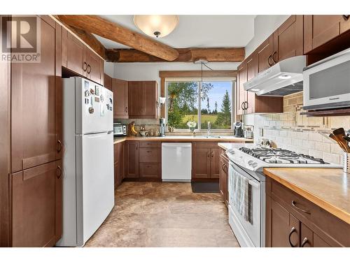 43 Puckett Road, Cherryville, BC - Indoor Photo Showing Kitchen