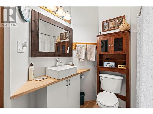 43 Puckett Road, Cherryville, BC - Indoor Photo Showing Bathroom