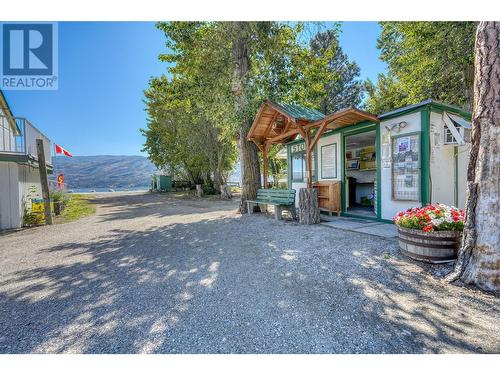 3960 Beach Avenue, Peachland, BC 