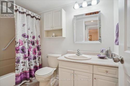 702 - 1230 Marlborough Court, Oakville (College Park), ON - Indoor Photo Showing Bathroom