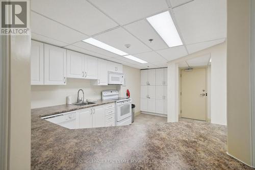 702 - 1230 Marlborough Court, Oakville (College Park), ON - Indoor Photo Showing Other Room