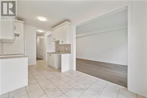 28 Bruton Street, Thorold, ON - Indoor Photo Showing Kitchen