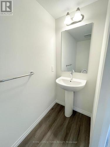 40 Faith Street, Cambridge, ON - Indoor Photo Showing Bathroom