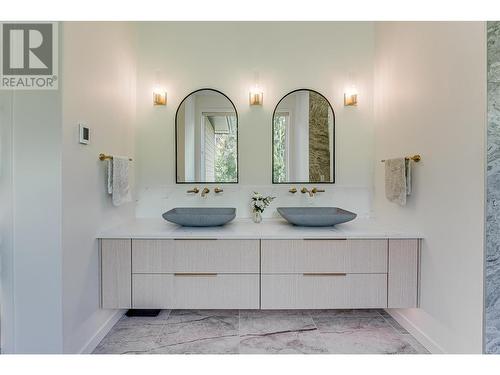 7859 Boulter Road, Vernon, BC - Indoor Photo Showing Bathroom