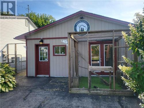 Detached insulated, heated and a/c building - 840 Stewart Boulevard, Brockville, ON - Outdoor