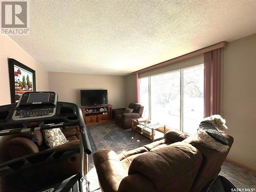 Serhan South Dehy, Hudson Bay Rm No. 394, SK - Indoor Photo Showing Living Room