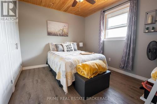 146 Simcoe Street, South Huron (Exeter), ON - Indoor Photo Showing Bedroom