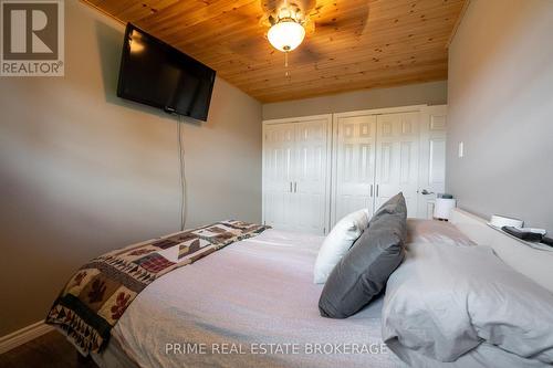 146 Simcoe Street, South Huron (Exeter), ON - Indoor Photo Showing Bedroom