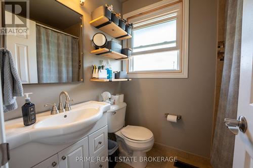 146 Simcoe Street, South Huron (Exeter), ON - Indoor Photo Showing Bathroom