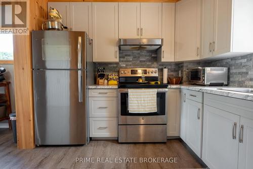 146 Simcoe Street, South Huron (Exeter), ON - Indoor Photo Showing Kitchen