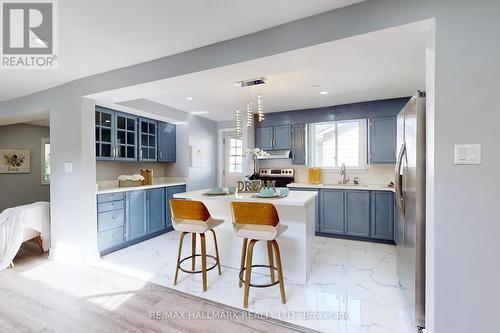 180 Olde Bayview Avenue, Richmond Hill (Oak Ridges Lake Wilcox), ON - Indoor Photo Showing Kitchen