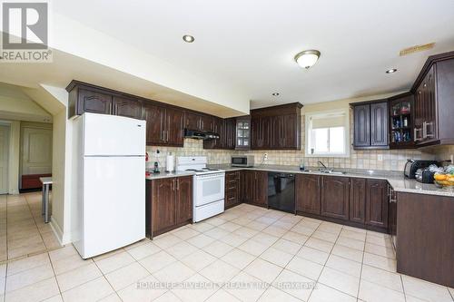 14707 Dixie Road, Caledon, ON - Indoor Photo Showing Kitchen With Double Sink