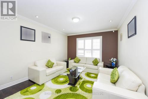 14707 Dixie Road, Caledon, ON - Indoor Photo Showing Living Room