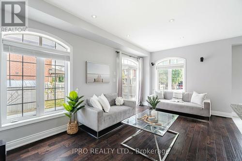 2 Pritchard Road, Brampton (Northwest Brampton), ON - Indoor Photo Showing Living Room