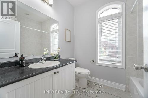 2 Pritchard Road, Brampton (Northwest Brampton), ON - Indoor Photo Showing Bathroom