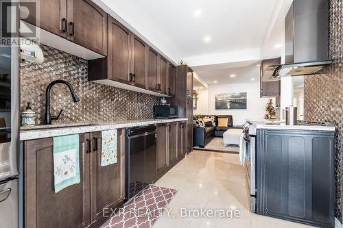 139 Edgewater Drive, Hamilton, ON - Indoor Photo Showing Kitchen