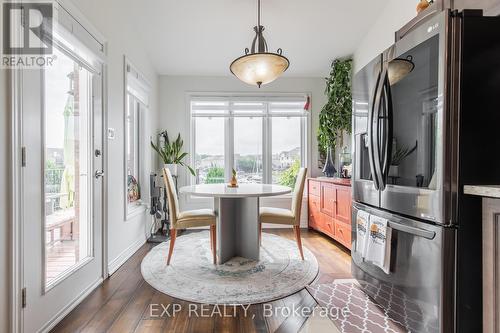 139 Edgewater Drive, Hamilton (Stoney Creek), ON - Indoor Photo Showing Dining Room