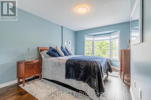 139 Edgewater Drive, Hamilton, ON - Indoor Photo Showing Bedroom