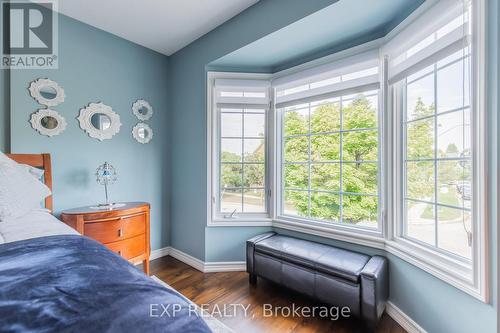 139 Edgewater Drive, Hamilton, ON - Indoor Photo Showing Bedroom