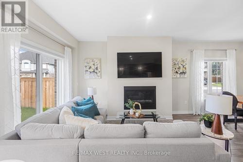 41 Starling Drive, Hamilton, ON - Indoor Photo Showing Living Room With Fireplace