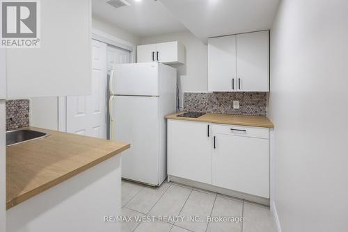 41 Starling Drive, Hamilton, ON - Indoor Photo Showing Kitchen