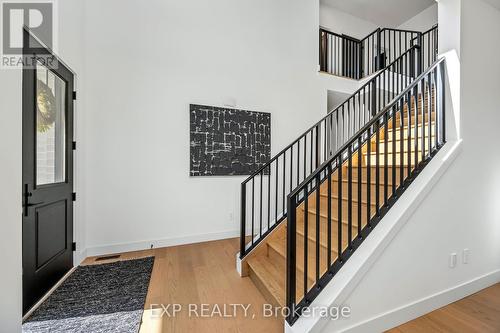 207 Merritt Court, North Middlesex (Parkhill), ON - Indoor Photo Showing Other Room