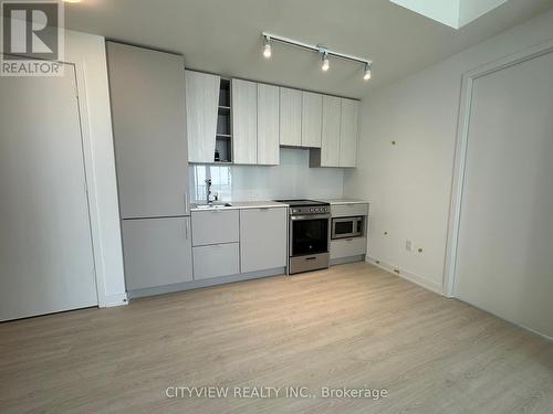 4101 - 3883 Quartz Road, Mississauga, ON - Indoor Photo Showing Kitchen