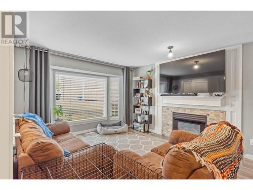 2341 Drummond Crt, Kamloops, BC - Indoor Photo Showing Living Room With Fireplace