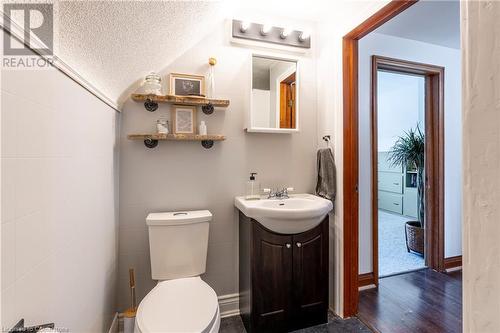 369 Mill Street, Kitchener, ON - Indoor Photo Showing Bathroom