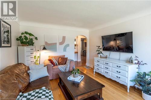 369 Mill Street, Kitchener, ON - Indoor Photo Showing Living Room