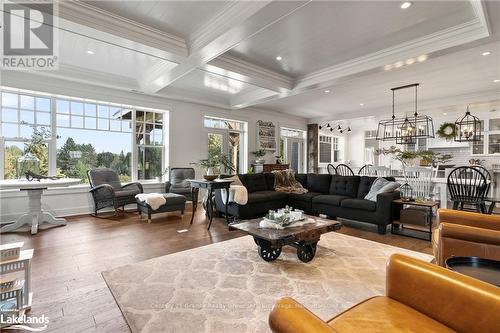 2194 Unicorn Road, Dysart Et Al, ON - Indoor Photo Showing Living Room