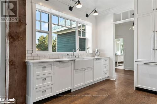 2194 Unicorn Road, Dysart Et Al, ON - Indoor Photo Showing Bathroom