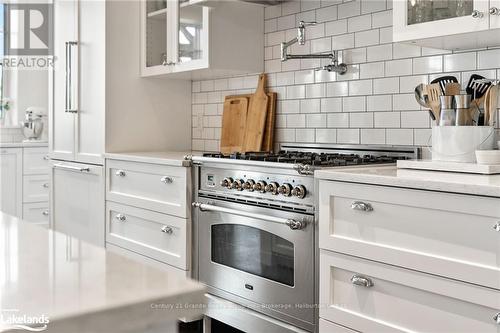 2194 Unicorn Road, Dysart Et Al, ON - Indoor Photo Showing Kitchen With Upgraded Kitchen