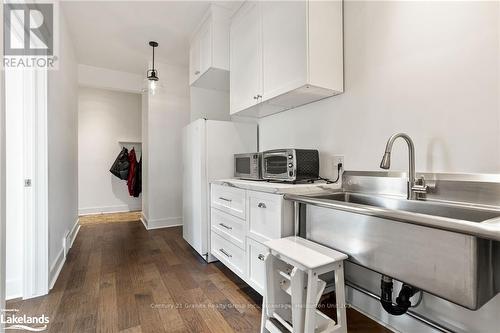 2194 Unicorn Road, Dysart Et Al, ON - Indoor Photo Showing Kitchen