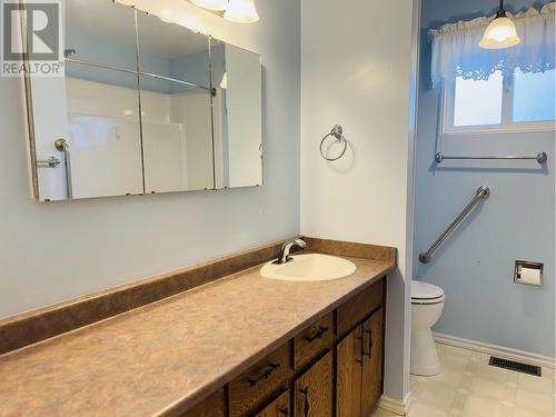 1015 N Eleventh Avenue, Williams Lake, BC - Indoor Photo Showing Bathroom