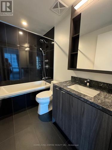 3311 - 125 Blue Jays Way, Toronto, ON - Indoor Photo Showing Bathroom