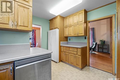 2521 Taylor Street E, Saskatoon, SK - Indoor Photo Showing Kitchen