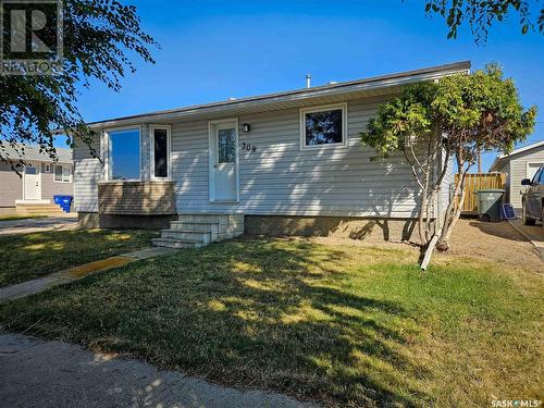 309 7Th Avenue W, Rosetown, SK - Outdoor