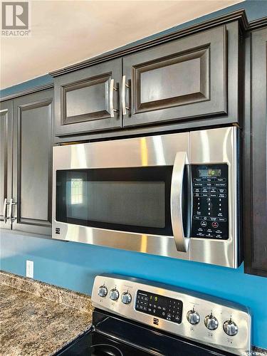 309 7Th Avenue W, Rosetown, SK - Indoor Photo Showing Kitchen