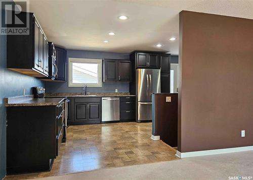 309 7Th Avenue W, Rosetown, SK - Indoor Photo Showing Kitchen