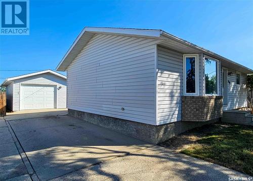 309 7Th Avenue W, Rosetown, SK - Outdoor